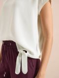 T-shirt con scollo a barchetta e dett... - bianco - 1