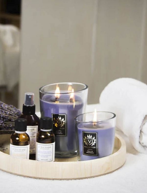 Candela Vellutier - hills of provence