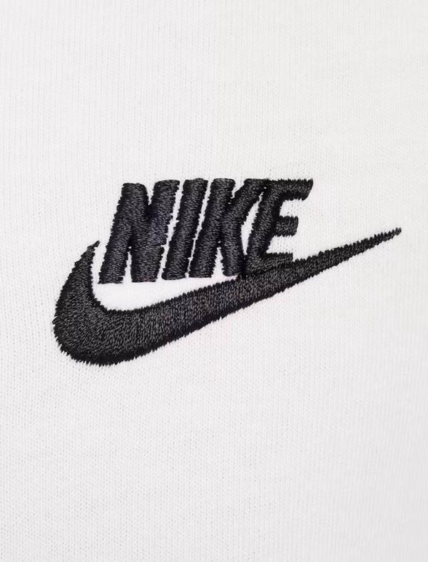 T-shirt manica corta sportiva Nike - bianco