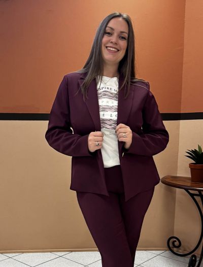 Giacca con spalle imbottite. chiusura... - bordeaux